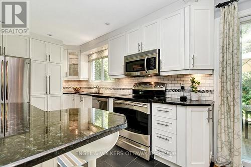 1885 Louisiana Avenue, Ottawa, ON - Indoor Photo Showing Kitchen With Stainless Steel Kitchen With Upgraded Kitchen