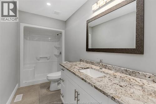 20 Betty Court, Chatham, ON - Indoor Photo Showing Bathroom