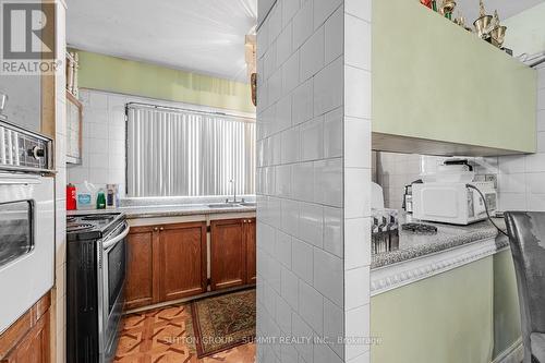 58 - 2901 Jane Street, Toronto, ON - Indoor