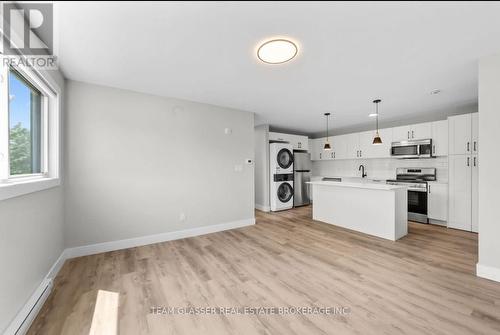 13 - 400 Scenic Drive, London South (South J), ON - Indoor Photo Showing Kitchen