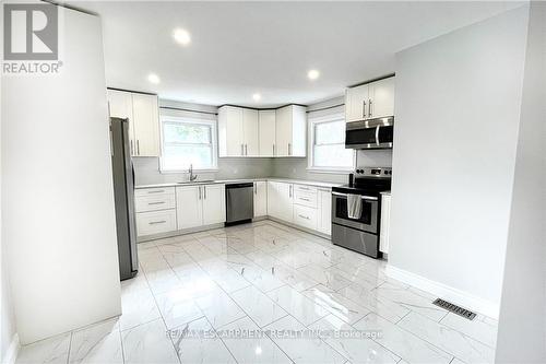 557 Lake Street, St. Catharines, ON - Indoor Photo Showing Kitchen