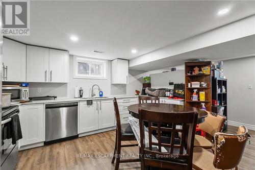 557 Lake Street, St. Catharines, ON - Indoor Photo Showing Kitchen