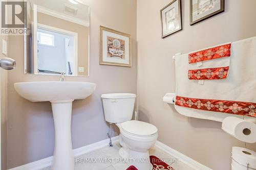 24 Davidson Drive, New Tecumseth, ON - Indoor Photo Showing Bathroom
