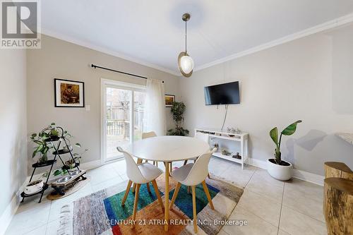 490 Kwapis Boulevard, Newmarket, ON - Indoor Photo Showing Dining Room