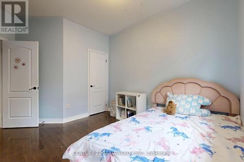 490 Kwapis Boulevard, Newmarket, ON - Indoor Photo Showing Bedroom