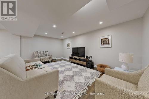 490 Kwapis Boulevard, Newmarket, ON - Indoor