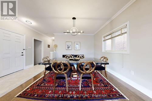 490 Kwapis Boulevard, Newmarket, ON - Indoor Photo Showing Dining Room