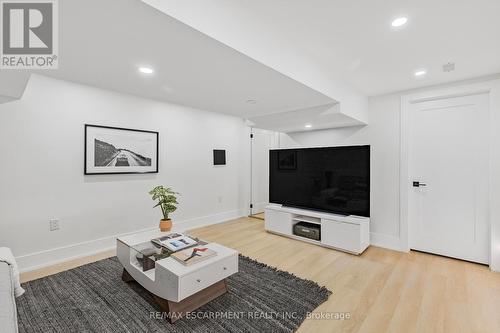 257 Strathcona Drive, Burlington, ON - Indoor Photo Showing Living Room