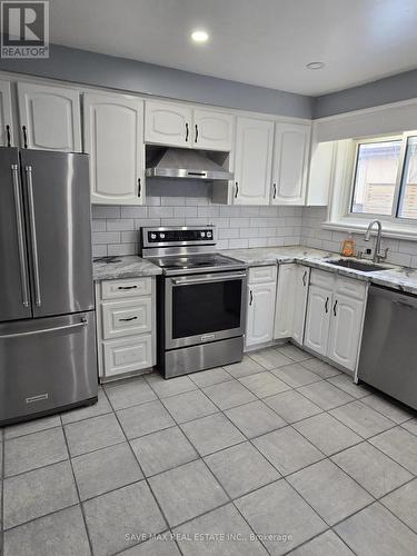 43 Braemar Drive, Brampton, ON - Indoor Photo Showing Kitchen