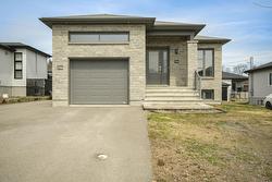 294 Rue Édouard-Drouin  Saint-Jérôme, QC J7Y 0M6