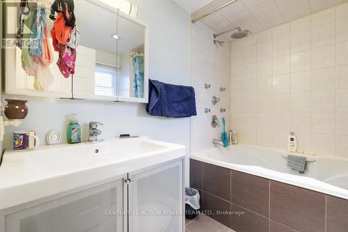 642 Borthwick Avenue, Ottawa, ON - Indoor Photo Showing Bathroom