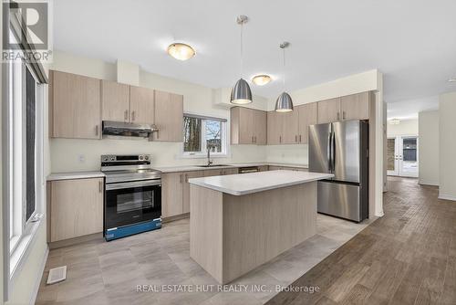 3241 Parker Avenue, Fort Erie, ON - Indoor Photo Showing Kitchen With Upgraded Kitchen