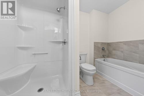3241 Parker Avenue, Fort Erie, ON - Indoor Photo Showing Bathroom