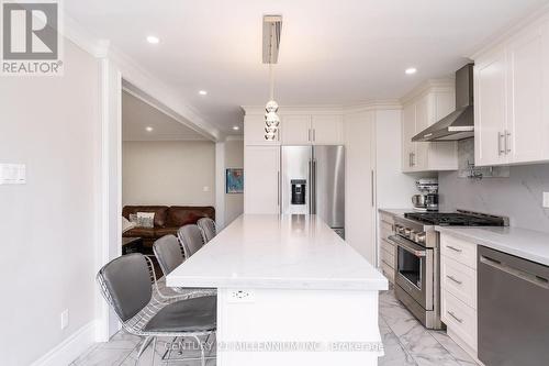 62 Stargell Drive, Whitby, ON - Indoor Photo Showing Kitchen With Upgraded Kitchen