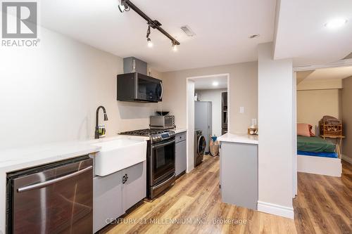 62 Stargell Drive, Whitby, ON - Indoor Photo Showing Kitchen
