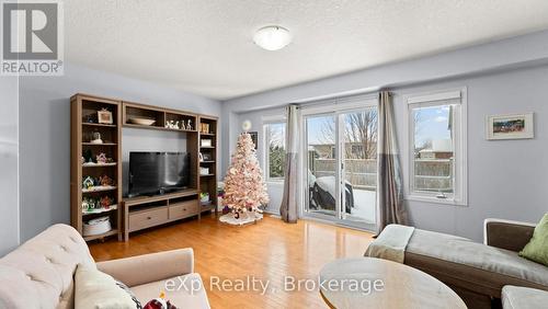 78 - 409 Joseph Street, Saugeen Shores, ON - Indoor Photo Showing Living Room