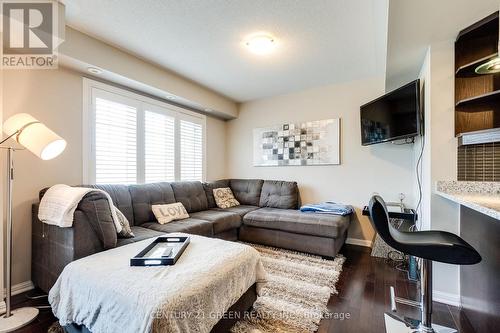 24 - 2614 Dashwood Drive, Oakville, ON - Indoor Photo Showing Living Room