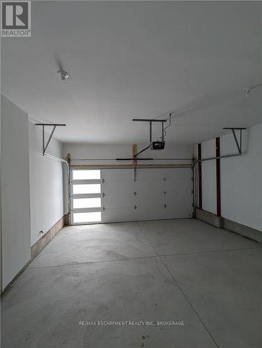 64 - 4552 Portage Road, Niagara Falls (Cherrywood), ON - Indoor Photo Showing Garage