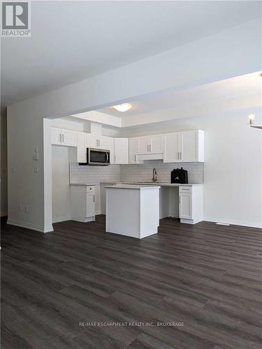 64 - 4552 Portage Road, Niagara Falls (Cherrywood), ON - Indoor Photo Showing Kitchen