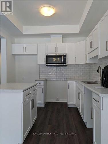64 - 4552 Portage Road, Niagara Falls (Cherrywood), ON - Indoor Photo Showing Kitchen With Upgraded Kitchen