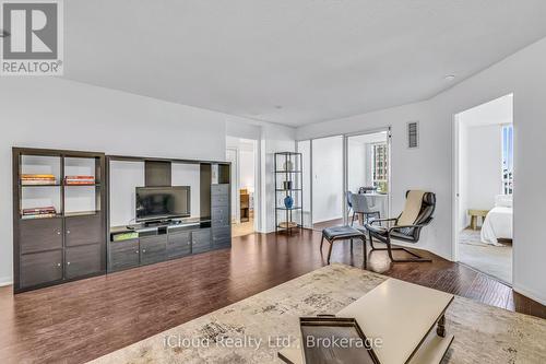 611 - 88 Corporate Drive, Toronto, ON - Indoor Photo Showing Living Room