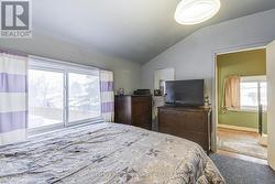 Large Window  O/L  178 Ft deep garden - 