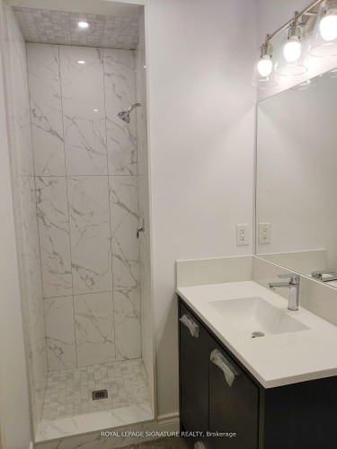 33-1525 South Parade Court, Mississauga, ON - Indoor Photo Showing Bathroom