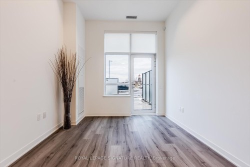 132-395 Dundas Street W, Oakville, ON - Indoor Photo Showing Other Room