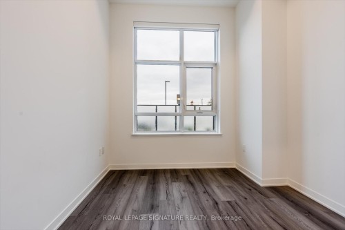 132-395 Dundas Street W, Oakville, ON - Indoor Photo Showing Other Room