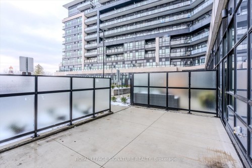 132-395 Dundas Street W, Oakville, ON - Outdoor