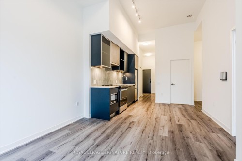 132-395 Dundas Street W, Oakville, ON - Indoor Photo Showing Kitchen