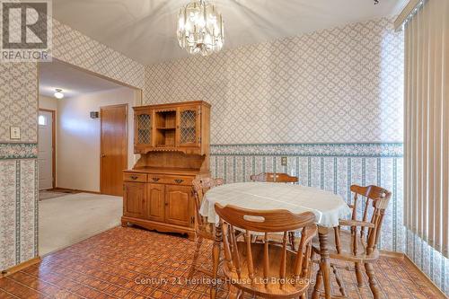 816 Pavey Street, Woodstock (Woodstock - South), ON - Indoor Photo Showing Dining Room