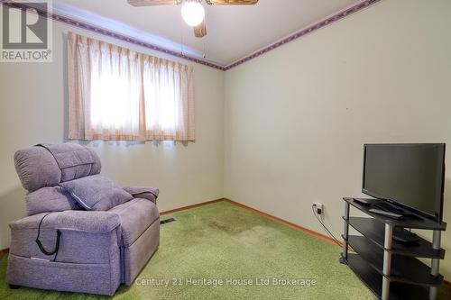 816 Pavey Street, Woodstock (Woodstock - South), ON - Indoor Photo Showing Other Room