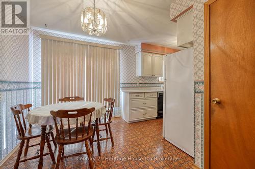 816 Pavey Street, Woodstock (Woodstock - South), ON - Indoor Photo Showing Dining Room