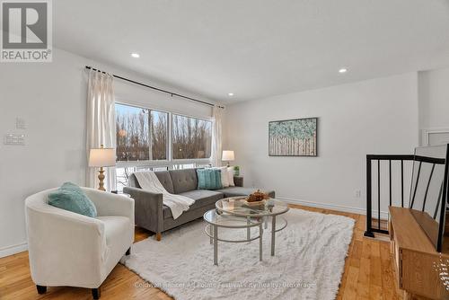 34889 Black'S Point Road, Central Huron (Goderich), ON - Indoor Photo Showing Living Room