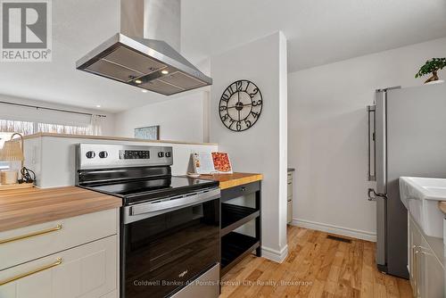 34889 Black'S Point Road, Central Huron (Goderich), ON - Indoor Photo Showing Kitchen