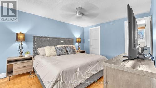 30 Sloane Crescent, London South (South Y), ON - Indoor Photo Showing Bedroom