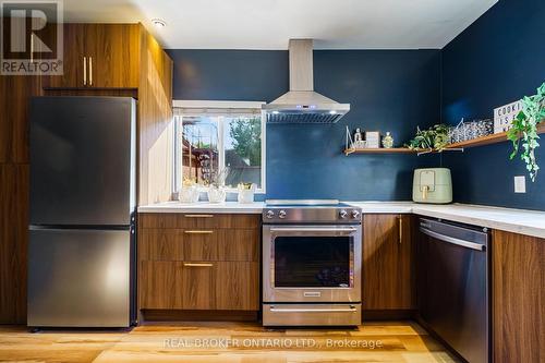 202 Prospect Street S, Hamilton, ON - Indoor Photo Showing Kitchen