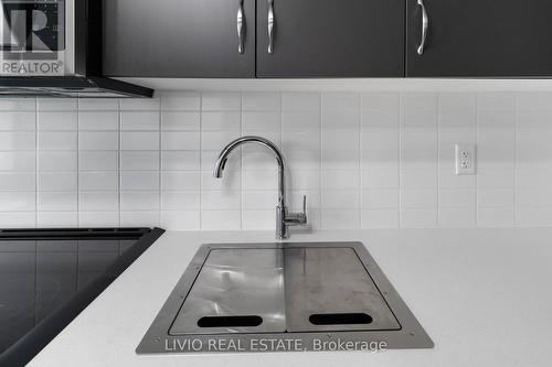 206 - 95 Attmar Drive, Brampton, ON - Indoor Photo Showing Kitchen With Upgraded Kitchen