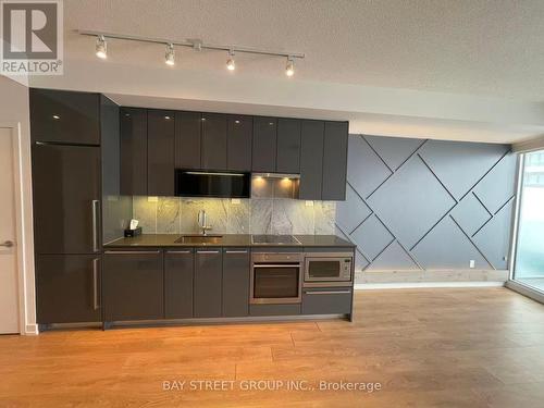 2706 - 115 Mcmahon Drive, Toronto, ON - Indoor Photo Showing Kitchen