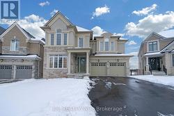 70 FOREST EDGE CRESCENT  East Gwillimbury, ON L9N 0S6
