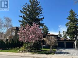 170 GARDEN AVENUE  Richmond Hill, ON L4C 6M2