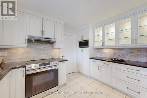 170 Garden Avenue, Richmond Hill, ON - Indoor Photo Showing Kitchen