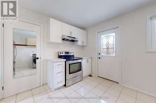 170 Garden Avenue, Richmond Hill, ON - Indoor Photo Showing Kitchen