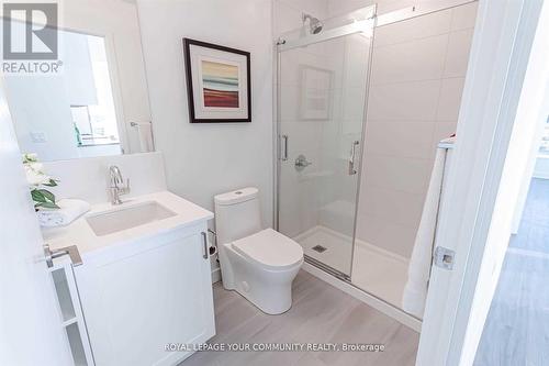 521 - 681 Yonge Street, Barrie, ON - Indoor Photo Showing Bathroom