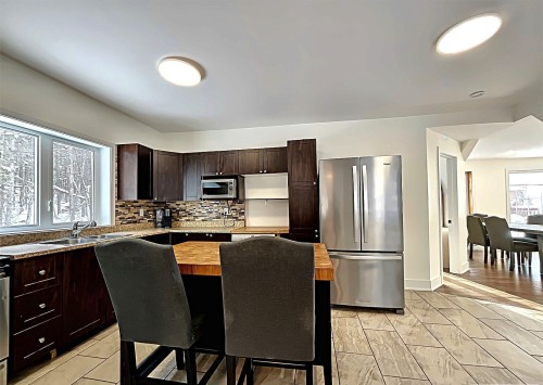 Cuisine - 1622 Côte St-Gabriel O., Saint-Sauveur, QC - Indoor