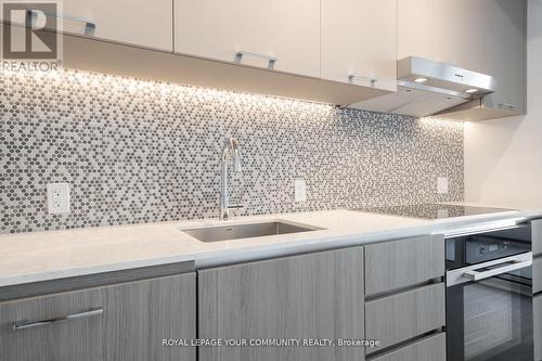 725 - 8188 Yonge Street, Vaughan, ON - Indoor