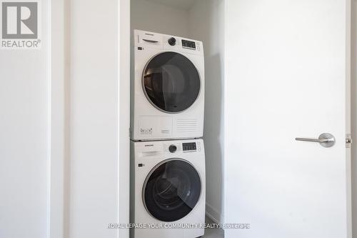 725 - 8188 Yonge Street, Vaughan, ON - Indoor Photo Showing Laundry Room