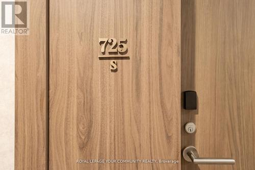 725 - 8188 Yonge Street, Vaughan, ON - Indoor