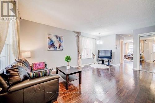 7 Bern Street, Markham, ON - Indoor Photo Showing Living Room
